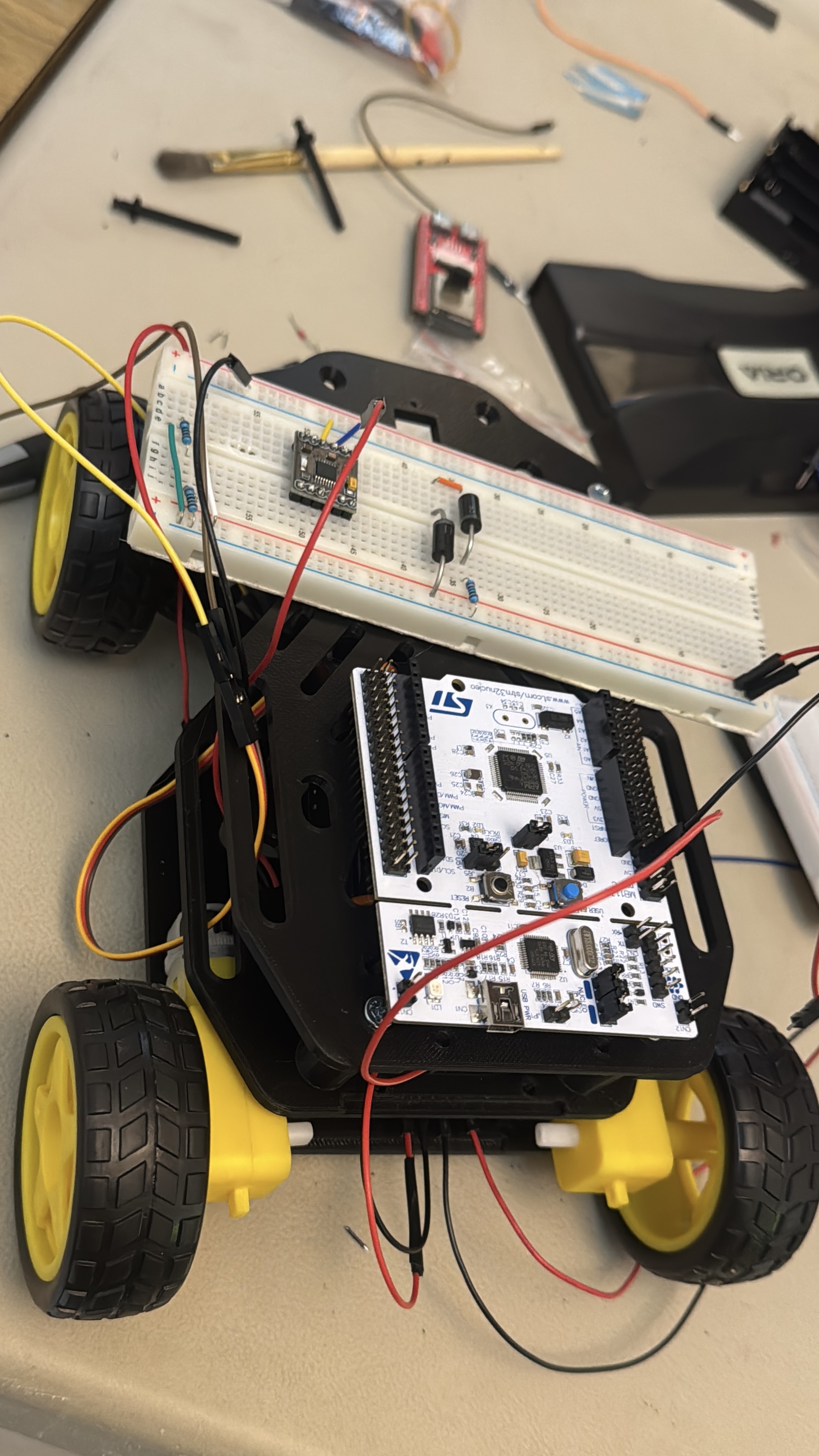 Prototipo de robot móvil controlado por Wi-Fi